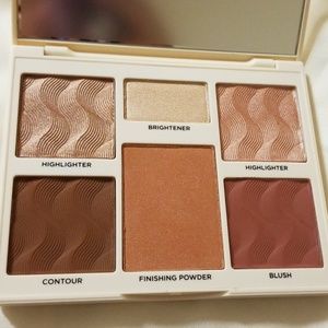 COVER FX multi-use palette